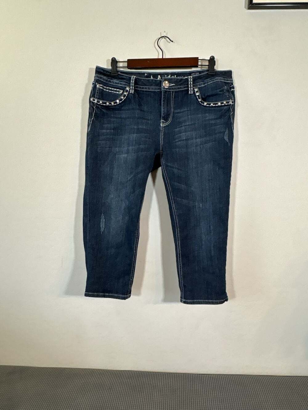 L.A. Idol USA Embellished Rhinestone Capri Jeans Size 15